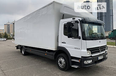 Mercedes-Benz Atego  2005