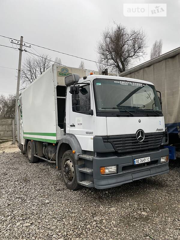 Мусоровоз Mercedes-Benz Atego