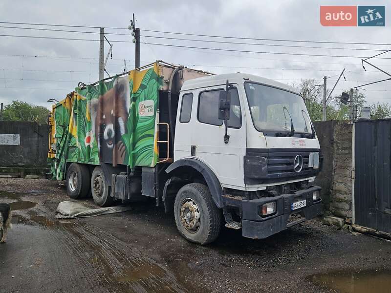 Сміттєвоз Mercedes-Benz Atego