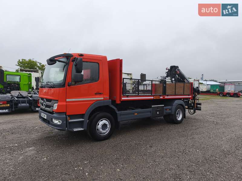 Кран-маніпулятор Mercedes-Benz Atego