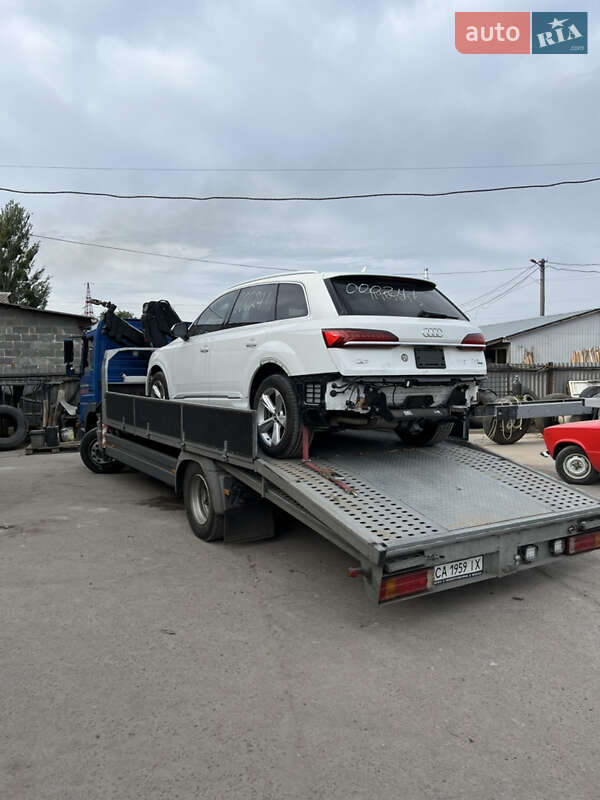 Эвакуатор Mercedes-Benz Atego