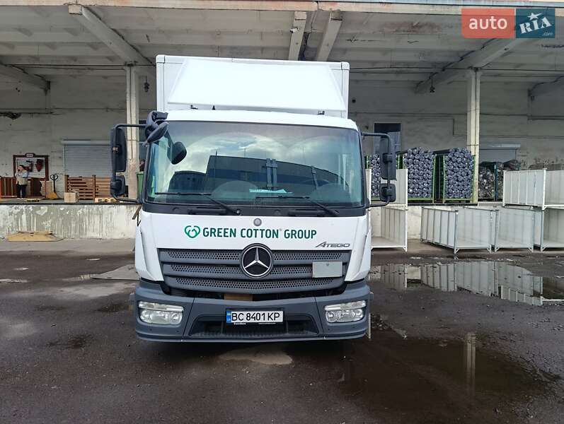 Вантажний фургон Mercedes-Benz Atego