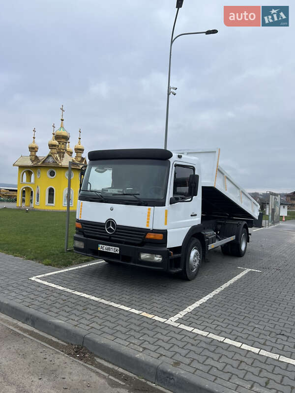 Самосвал Mercedes-Benz Atego