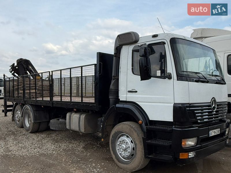 Кран-маніпулятор Mercedes-Benz Atego