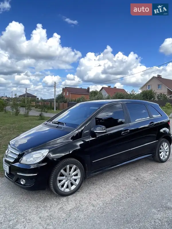 Mercedes-Benz B-Class 2011