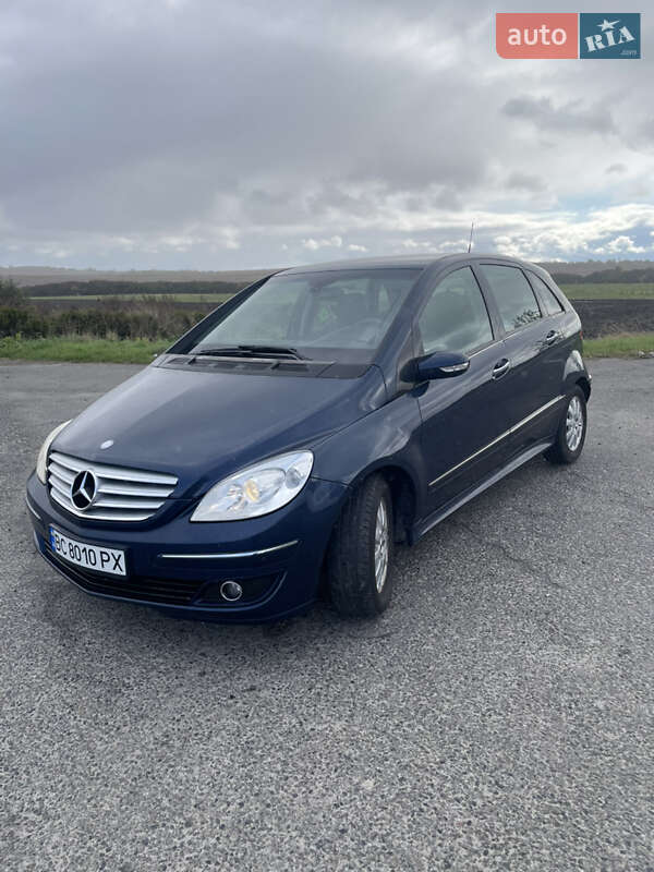 Хетчбек Mercedes-Benz B-Class
