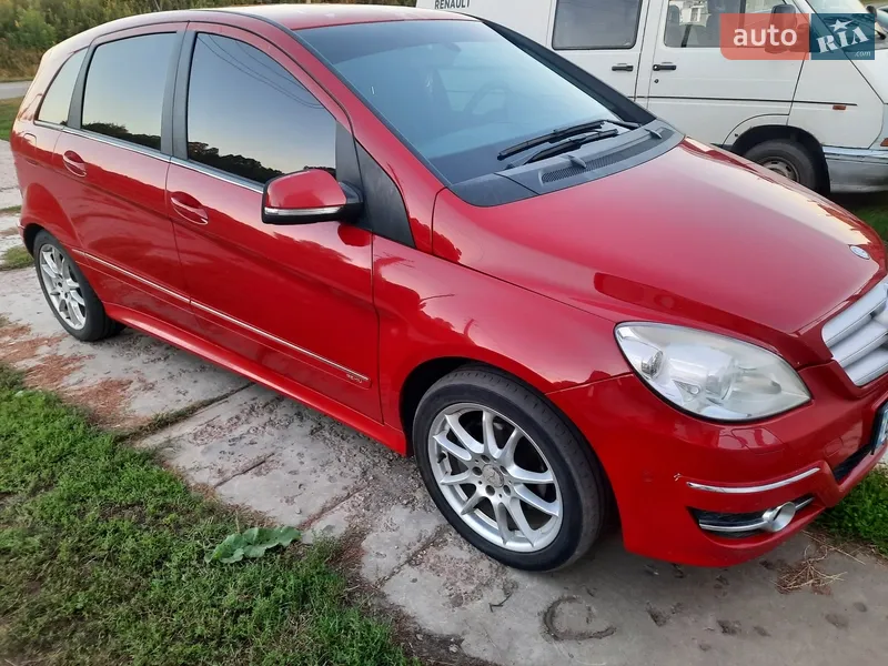 Mercedes-Benz B-Class 2011