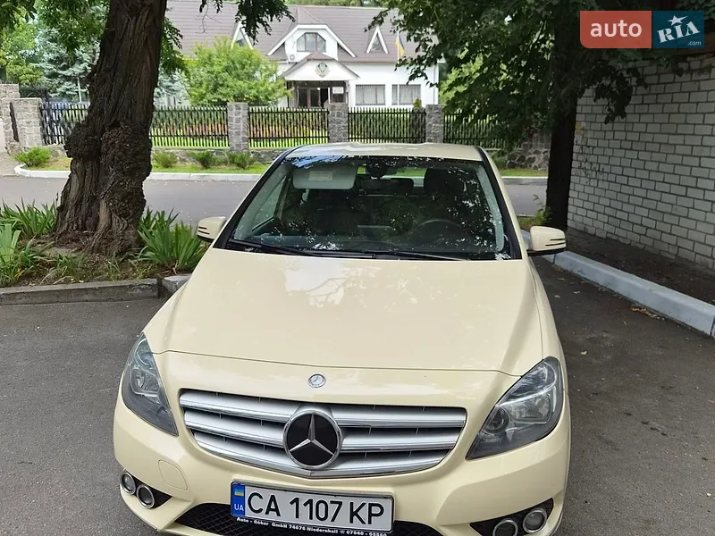 Mercedes-Benz B-Class 2012