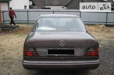 Mercedes-Benz C-Class  1993