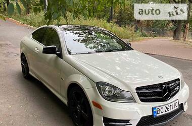 Mercedes-Benz C-Class BlueEFFICIENCY Coupe 2012