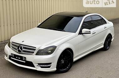 Mercedes-Benz C-Class 4MATIK AMG 2011