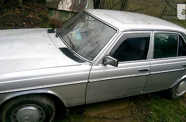 Mercedes-Benz C-Class  1982