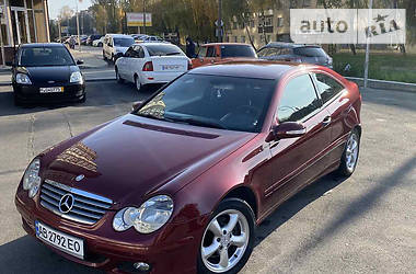 Mercedes-Benz C-Class  2004