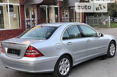 Mercedes-Benz C-Class  2005