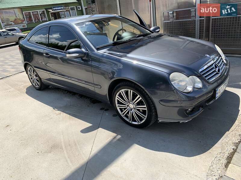Хетчбек Mercedes-Benz C-Class