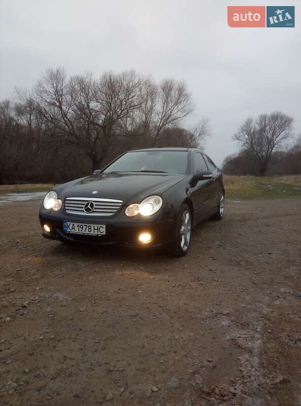 Купе Mercedes-Benz C-Class