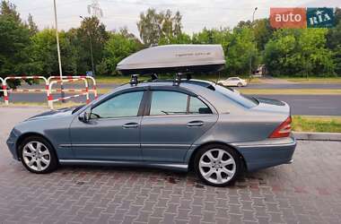 Mercedes-Benz C-Class  2005