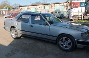 Mercedes-Benz C-Class  1988