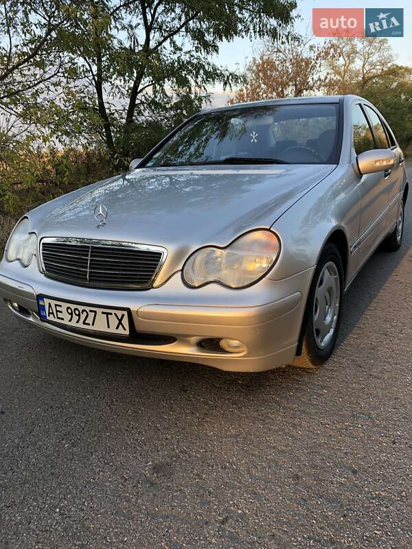 Седан Mercedes-Benz C-Class