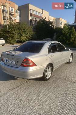 Mercedes-Benz C-Class  2004