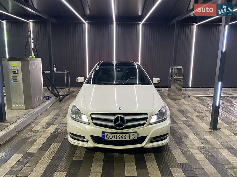 Купе Mercedes-Benz C-Class