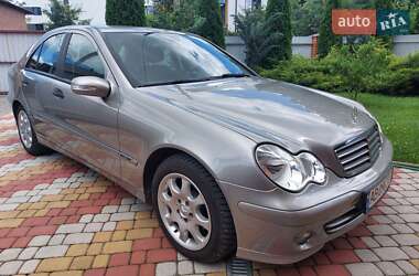 Mercedes-Benz C-Class  2005