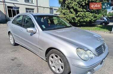 Mercedes-Benz C-Class  2005