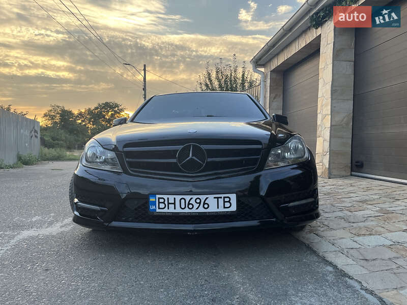 Седан Mercedes-Benz C-Class