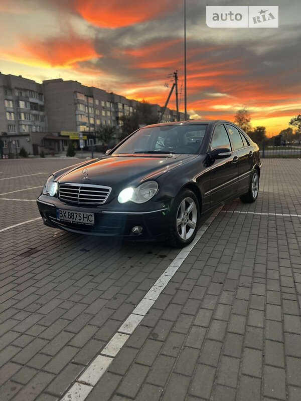 Седан Mercedes-Benz C-Class