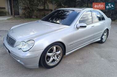 Mercedes-Benz C-Class  2005