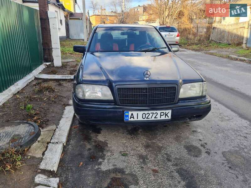 Седан Mercedes-Benz C-Class