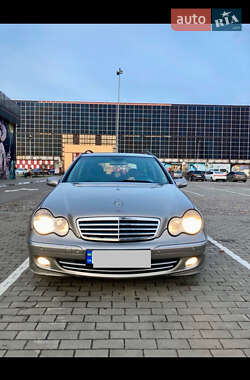 Mercedes-Benz C-Class  2004