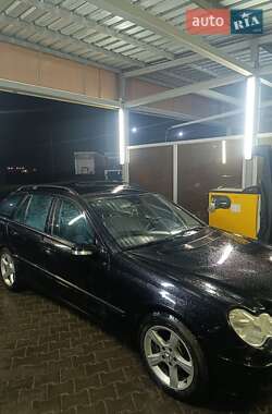Mercedes-Benz C-Class  2005