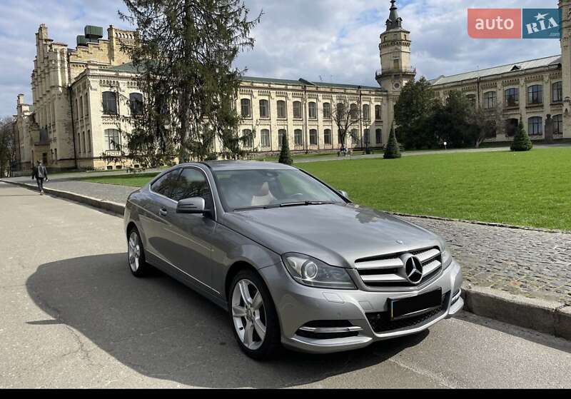Купе Mercedes-Benz C-Class