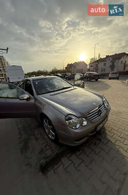 Mercedes-Benz C-Class  2005