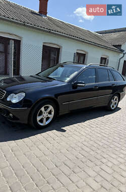 Mercedes-Benz C-Class  2005