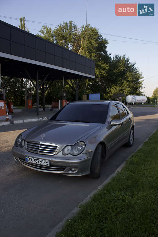 Седан Mercedes-Benz C-Class