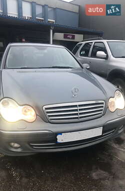 Mercedes-Benz C-Class  2005