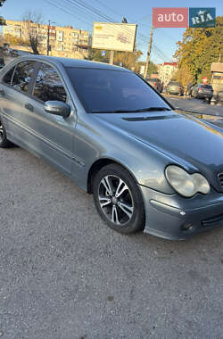 Mercedes-Benz C-Class  2005