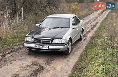 Mercedes-Benz C-Class  1995