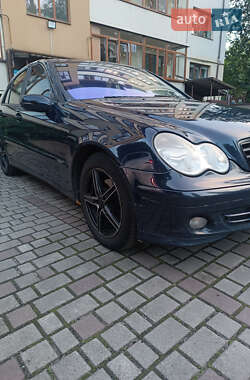 Mercedes-Benz C-Class 2005