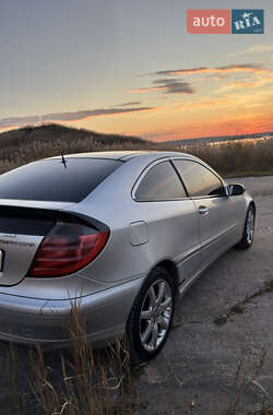 Mercedes-Benz C-Class  2003