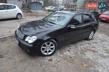 Mercedes-Benz C-Class  2005