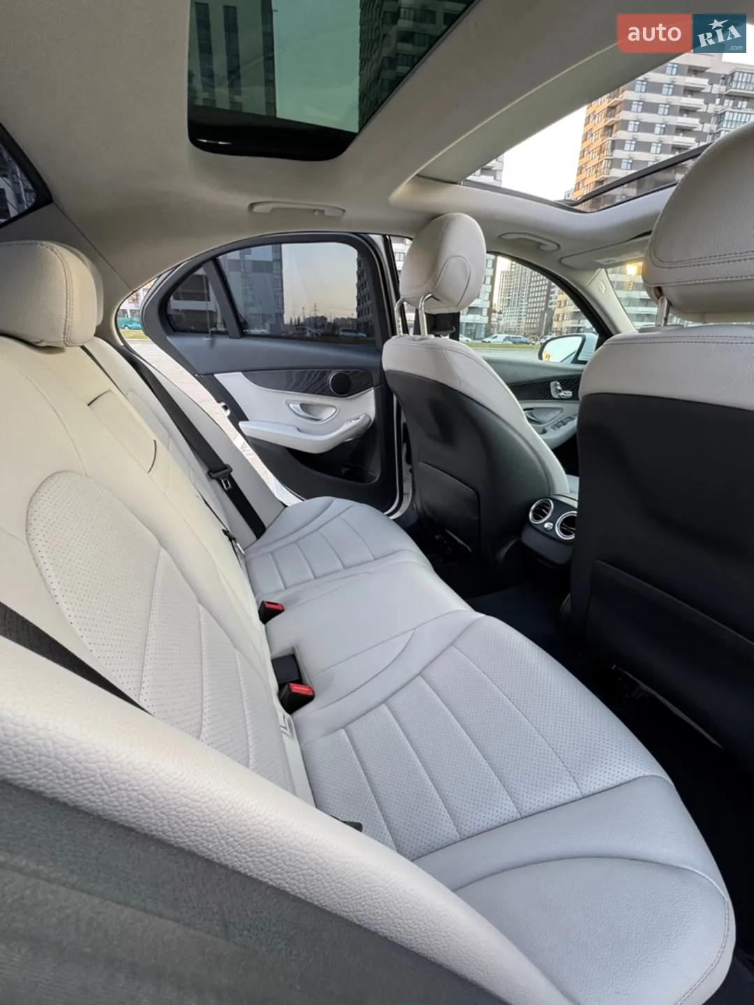 Mercedes-Benz C-Class 2017 VIN WDDWF4JB5HR280155 фото оголошення 15 з 30