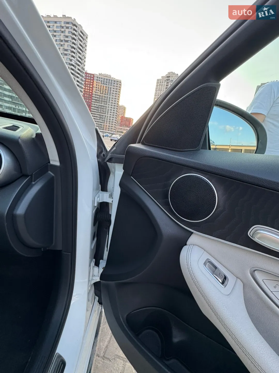 Mercedes-Benz C-Class 2017 VIN WDDWF4JB5HR280155 фото оголошення 18 з 30