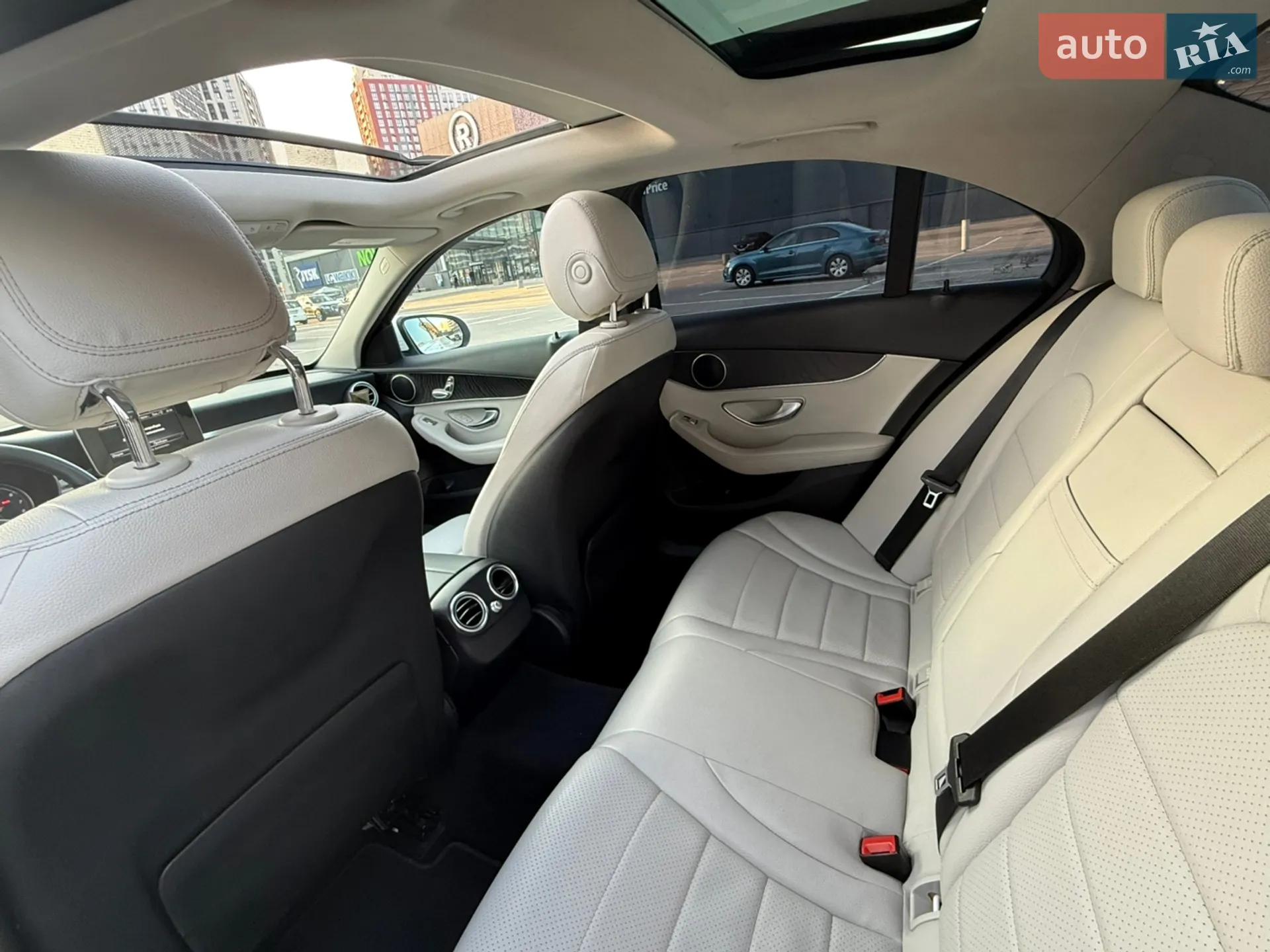 Mercedes-Benz C-Class 2017 VIN WDDWF4JB5HR280155 фото оголошення 21 з 30