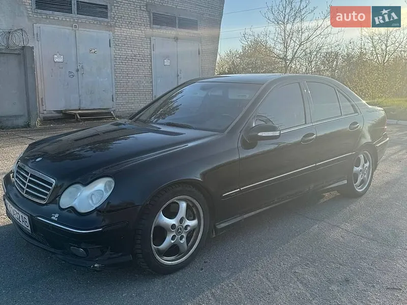 Mercedes-Benz C-Class 2005