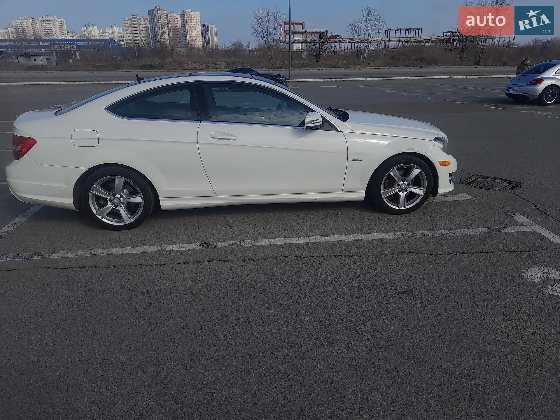 Mercedes-Benz C-Class 2011 VIN WDDGJ4HB2CF743162 фото оголошення 9 з 29