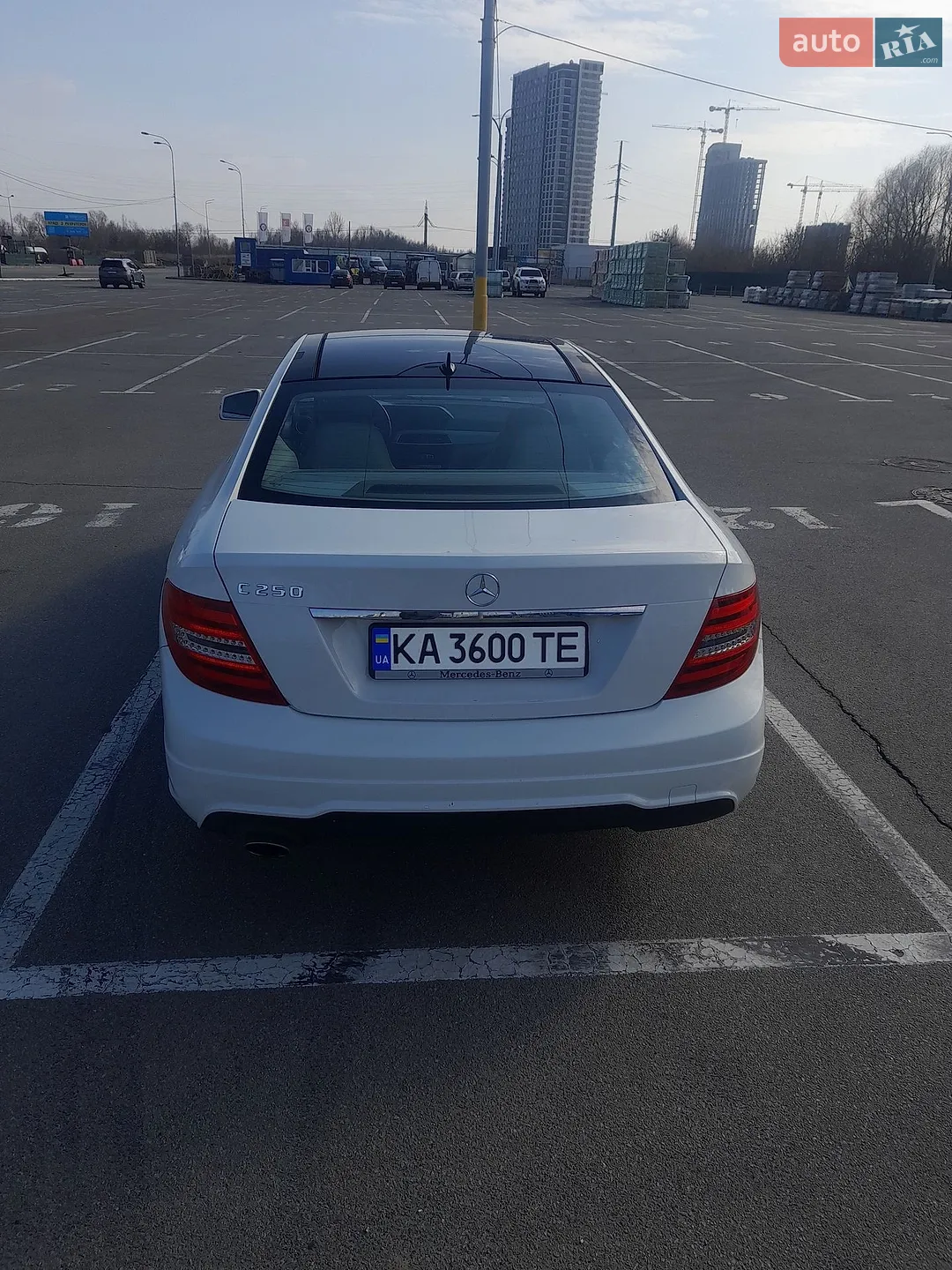 Mercedes-Benz C-Class 2011 VIN WDDGJ4HB2CF743162 фото оголошення 14 з 29