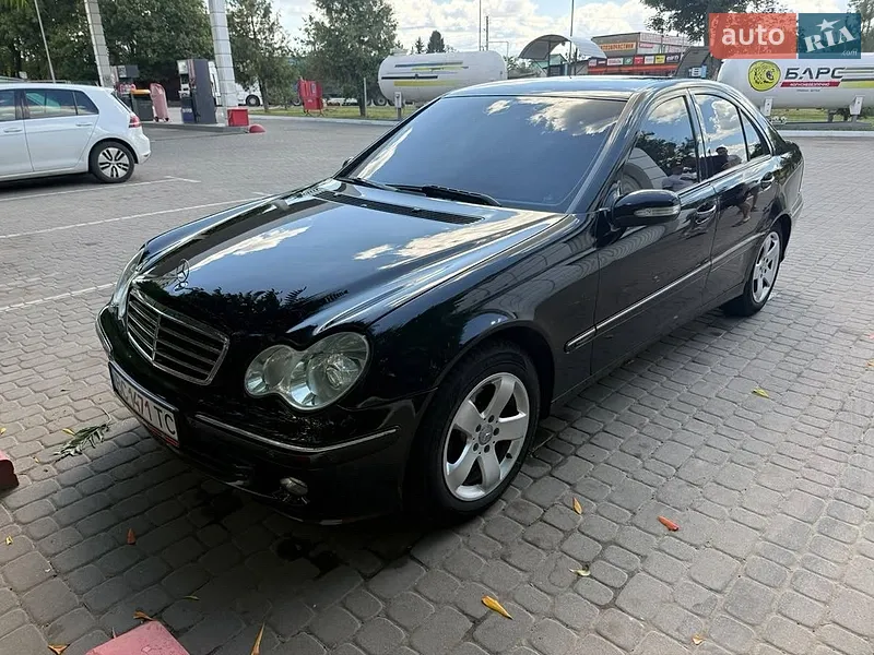 Mercedes-Benz C-Class 2005